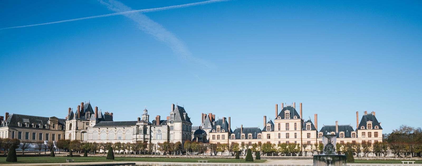 How to get to Chateau de Fontainebleau in Paris using public transport