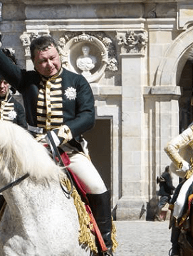 acteurs costumés en personnages du Premier Empire