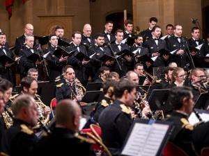 orchestre de musique classique joué par des militaires