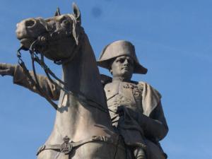 Détail de la statue de Napoléon Ier à Montereau-Fault-Yonne