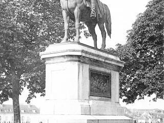 Equestrian statue of Napoleon I in Montereau