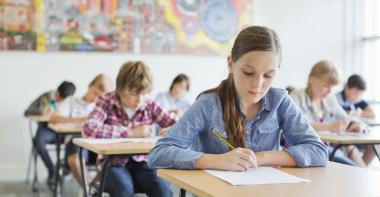 collégiens dans une classe