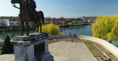 Statue de Napoléon à Montereau
