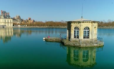 Le pavillon de l'étang au château de Fontainebleau 