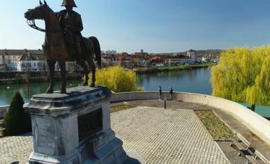 Statue de Napoléon à Montereau