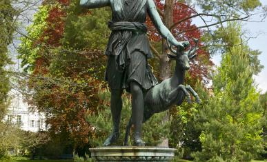 Statue of Diane at the Château de Fontainebleau