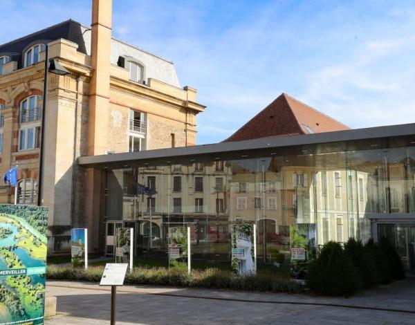 Façade du Conseil départemental de Seine-et-Marne
