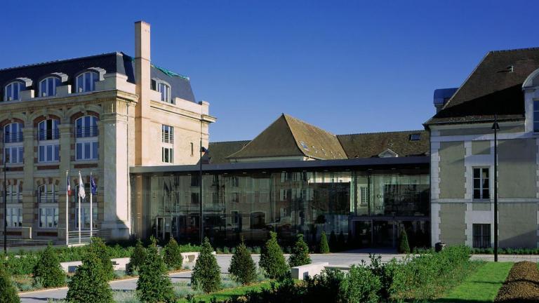 Façade du Conseil départemental de Seine-et-Marne